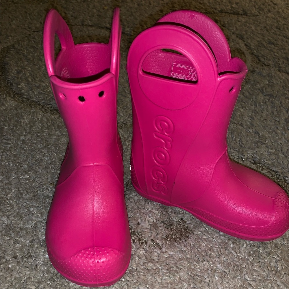Rain book crocs